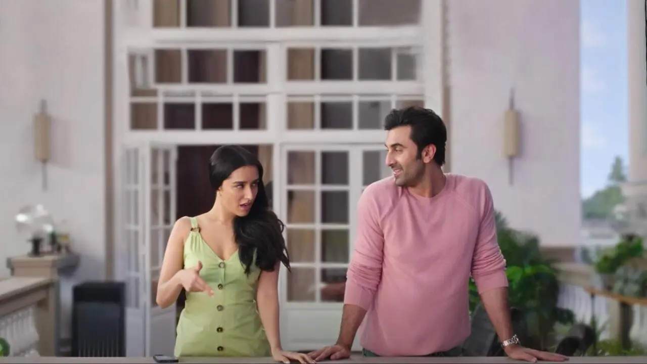 Tu Jhoothi Main Makkar
It follows the chaotic love story of Tinni and Mickey, whose playful lies and misunderstandings turn their romance into a rollercoaster of comedy and emotions. The film is available on Netflix.